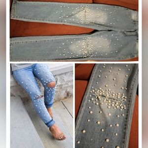Women's Skinny Jeans with Pearl Embellishments